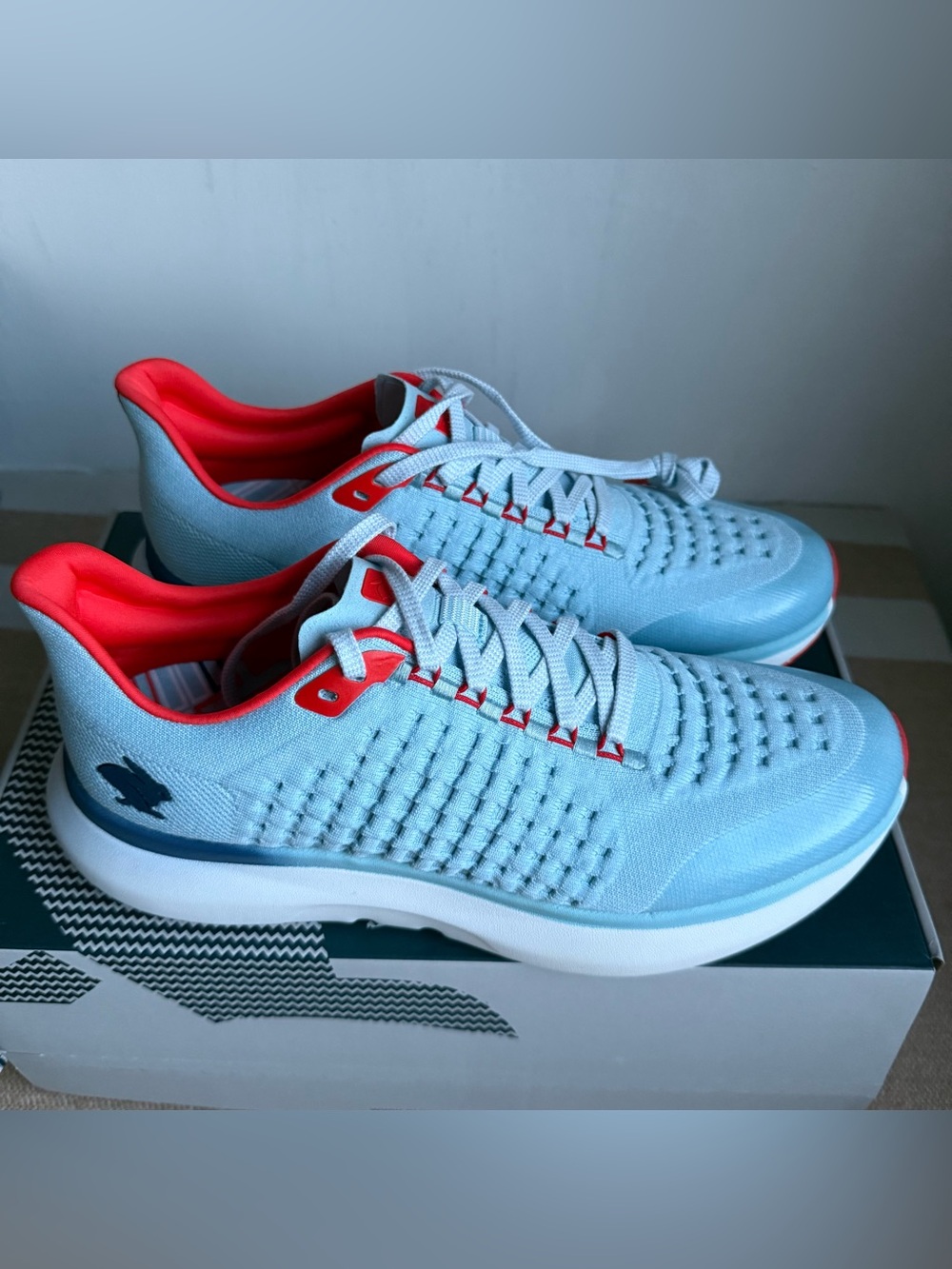 Rabbit Dream Chaser crystal Blue Men's Performance Running Shoes size 12 New